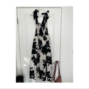Sunday Up Large Smocked Max Dress - black & white flower pattern